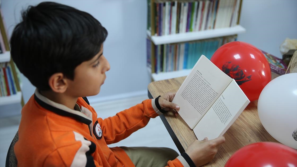 Aydınlı çiftin eğitim sevdası Siirt’te kütüphaneye dönüştü