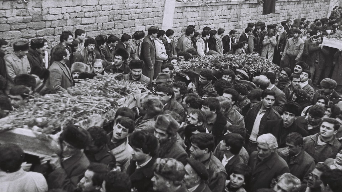 Azerbaycan’ın bağımsızlığının dönüm noktası: “Kanlı Ocak” Azerbaycan’ın bağımsızlığının dönüm noktası: “Kanlı Ocak”