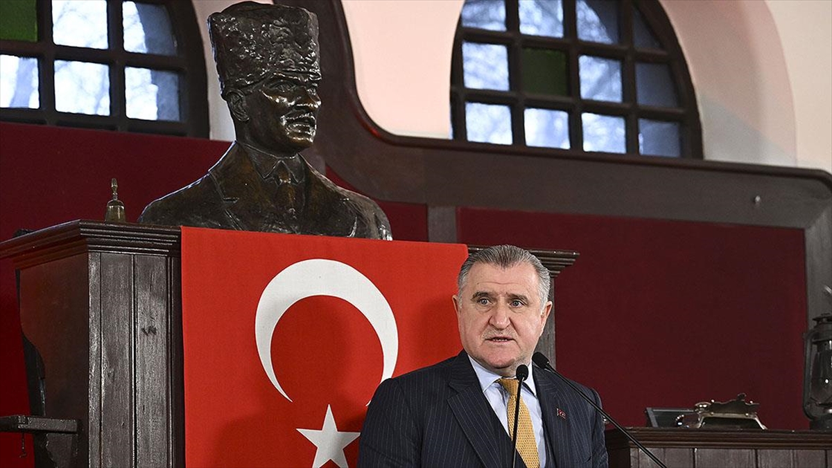 Bakan Bak: Bakanlık olarak tematik kampları gerçekten çok önemsiyoruz Bakan Bak: Bakanlık olarak tematik kampları gerçekten çok önemsiyoruz