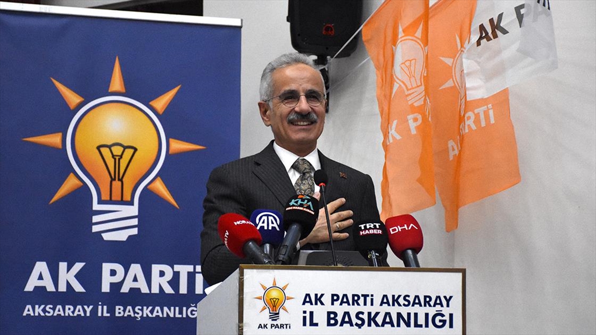 Bakan Uraloğlu: Biz bir taraftan hizmet üretmeye çalışırken diğer taraftan da birileri ancak yolsuzluklarla anıldı