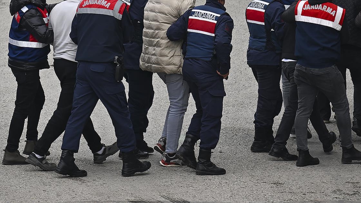 Başkentte son bir haftada çeşitli suçlardan aranan 1067 şüpheli yakalandı