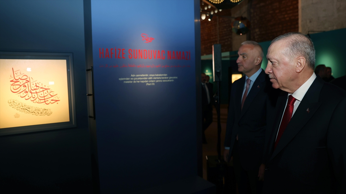 Cumhurbaşkanı Erdoğan, Hane İslam Eserleri Sergisi’nin açılışını yaptı