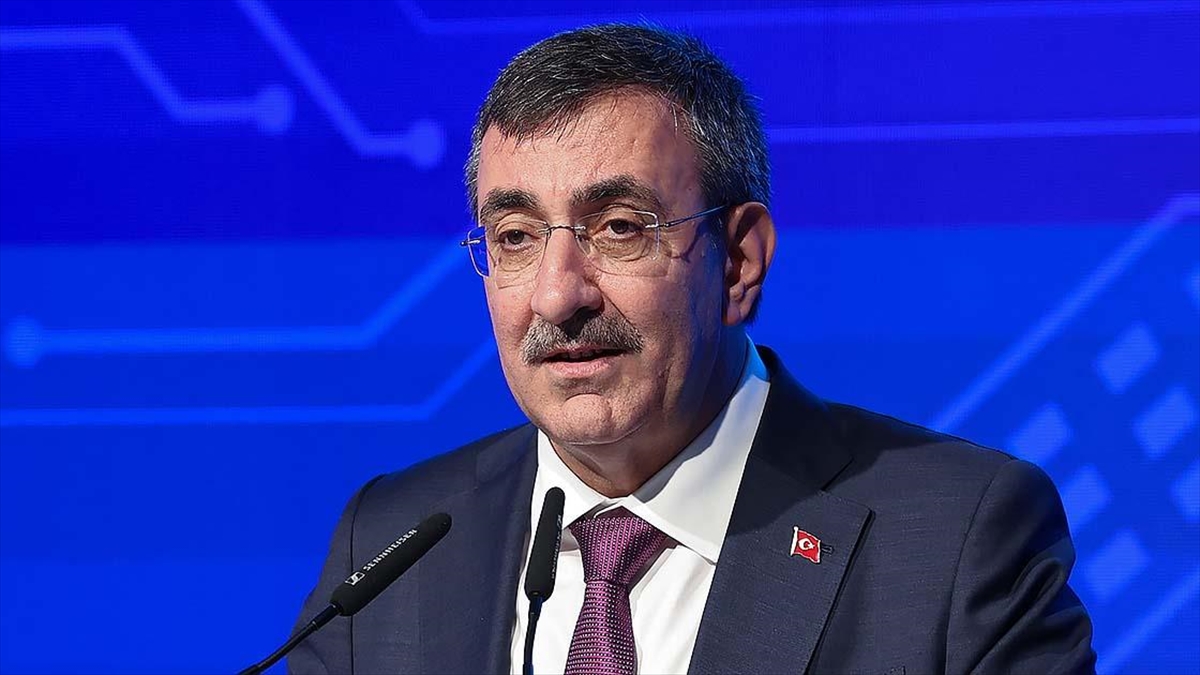 Cumhurbaşkanı Yardımcısı Yılmaz’dan yarıyıl tatili mesajı