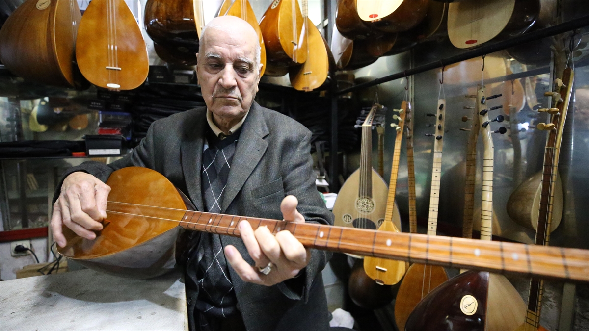 Edirneli Ramadan usta hayatını saz ve müziğe adadı Edirneli Ramadan usta hayatını saz ve müziğe adadı