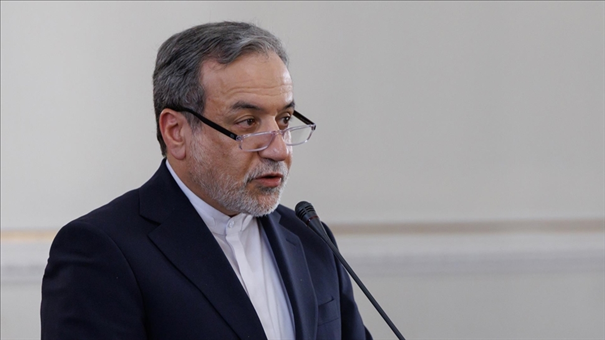 İran Dışişleri Bakanı Erakçi, Trump’ın anlaşma çağrısına yanıt verdi İran Dışişleri Bakanı Erakçi, Trump’ın anlaşma çağrısına yanıt verdi