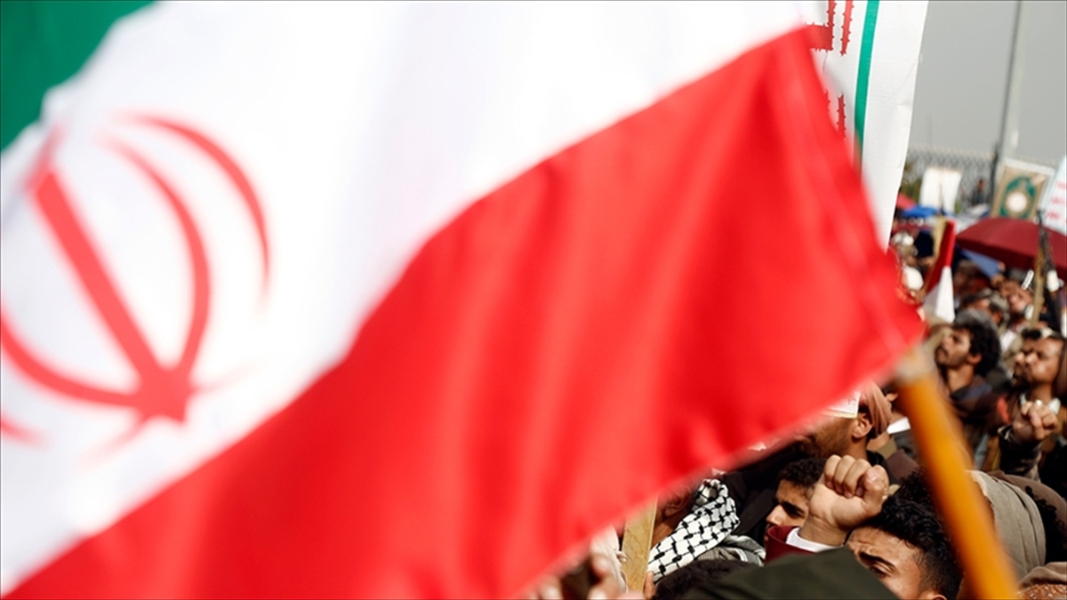 İran’daki internet kesintisinin ekonomiye verdiği günlük zararın 20 milyon doları aştığı iddia edildi İran’daki internet kesintisinin ekonomiye verdiği günlük zararın 20 milyon doları aştığı iddia edildi