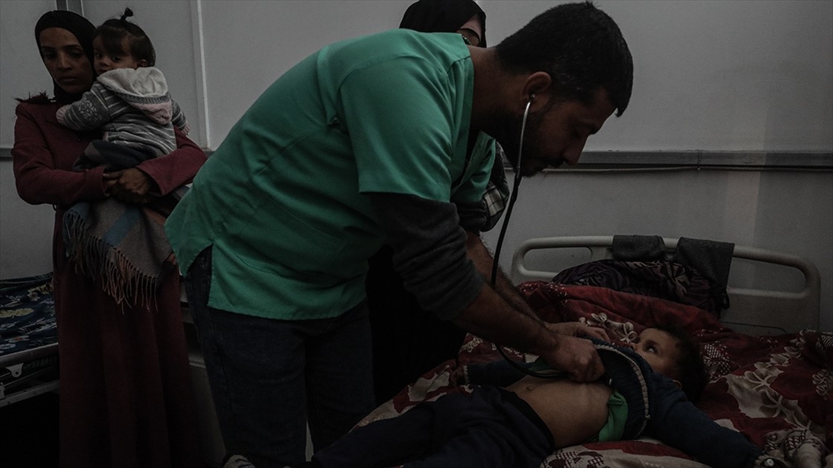 İsrail saldırılarıyla sağlık sisteminin de çöktüğü Gazze’de “ölümcül virüsler” yayılıyor