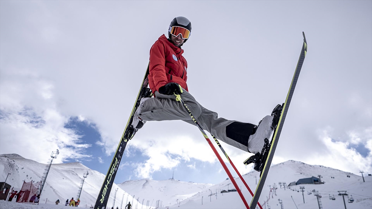 Kayakla atlamaya kiralık ekipmanla başladı, üçüncü kez olimpiyat sahnesine çıkıyor Kayakla atlamaya kiralık ekipmanla başladı, üçüncü kez olimpiyat sahnesine çıkıyor