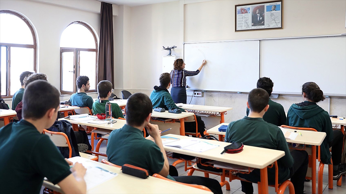 MEB, 2026 yılı için yönetici görevlendirme ve öğretmenlerin yer değiştirme takvimlerini açıkladı