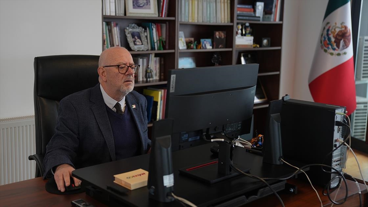 Meksika’nın Ankara Büyükelçisi Diaz de Leon, AA’nın “Yılın Kareleri” oylamasına katıldı