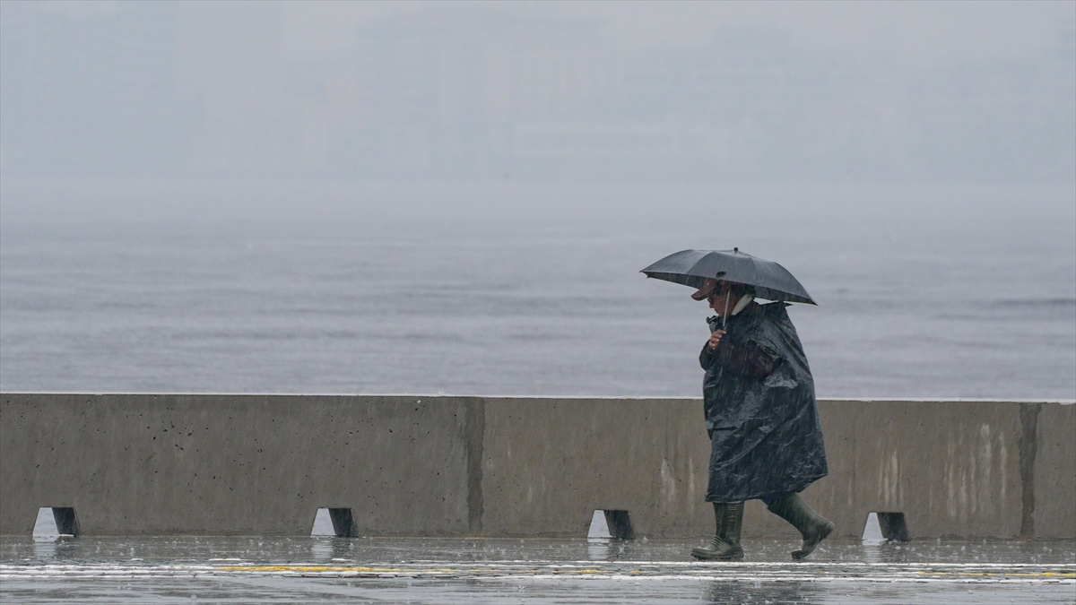 Meteorolojiden İzmir, Kıyı Ege ve Batı Akdeniz için çok kuvvetli yağış uyarısı