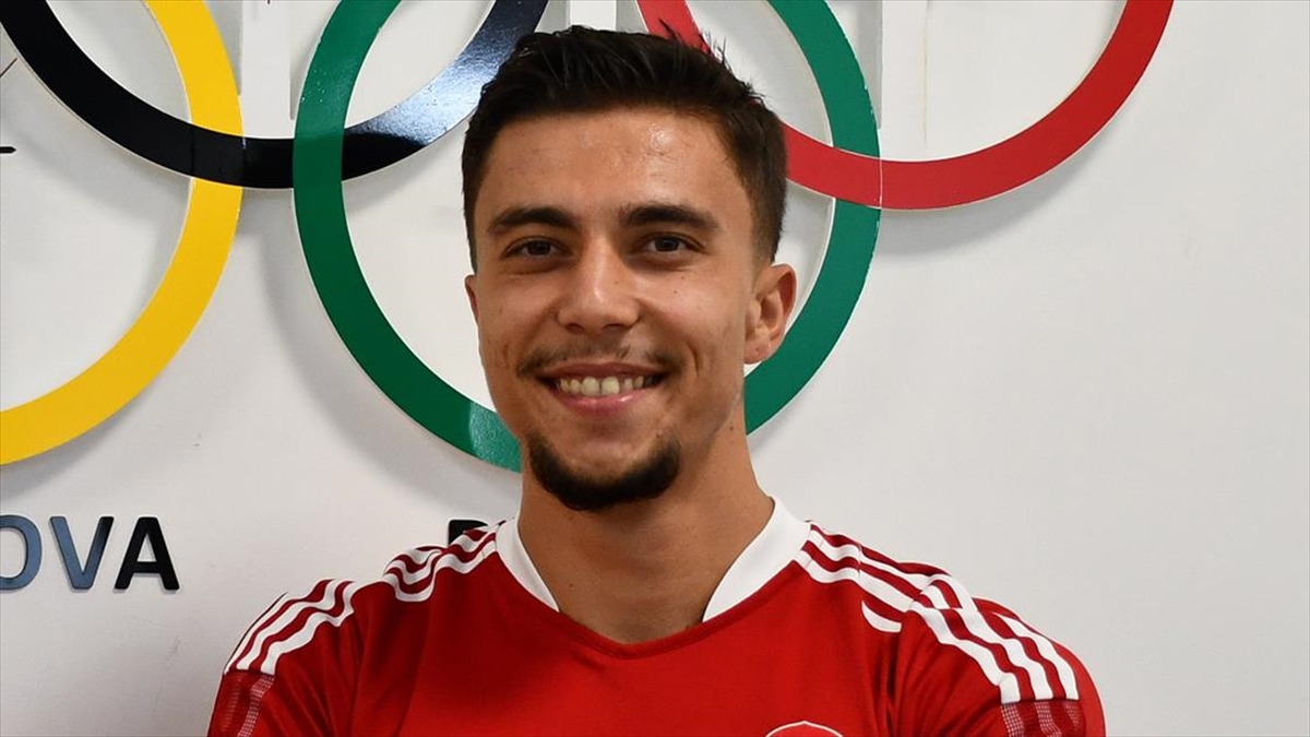 Milli atlet Oğuz Uyar, 200 metrede Türkiye rekoru kırdı Milli atlet Oğuz Uyar, 200 metrede Türkiye rekoru kırdı