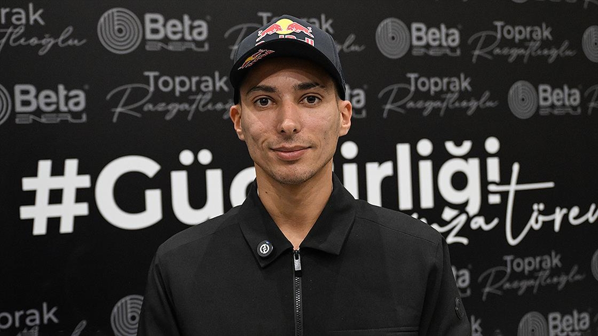 Milli motosikletçi Toprak Razgatlıoğlu, MotoGP’de de şampiyon olarak ilki başarmak istiyor