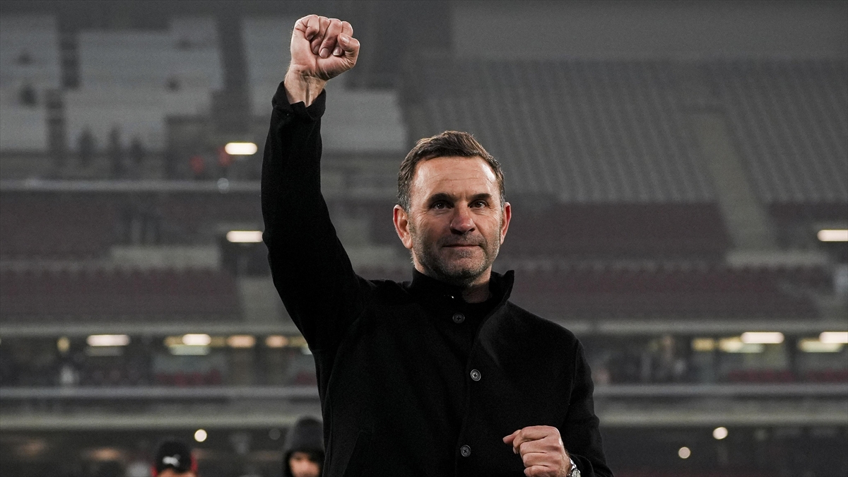 Okan Buruk, Süper Lig’de 50 dış saha galibiyetine en hızlı ulaşan teknik direktör oldu Okan Buruk, Süper Lig’de 50 dış saha galibiyetine en hızlı ulaşan teknik direktör oldu