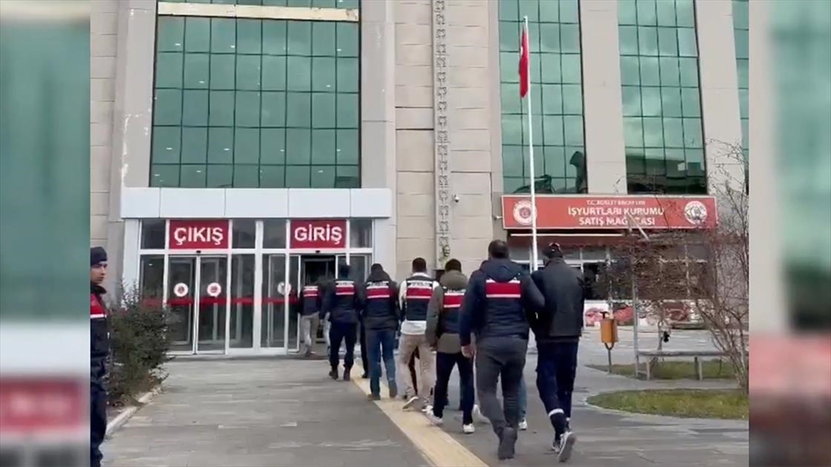 Siber suçlara yönelik operasyonlarda iki haftada 188 şüpheli yakalandı