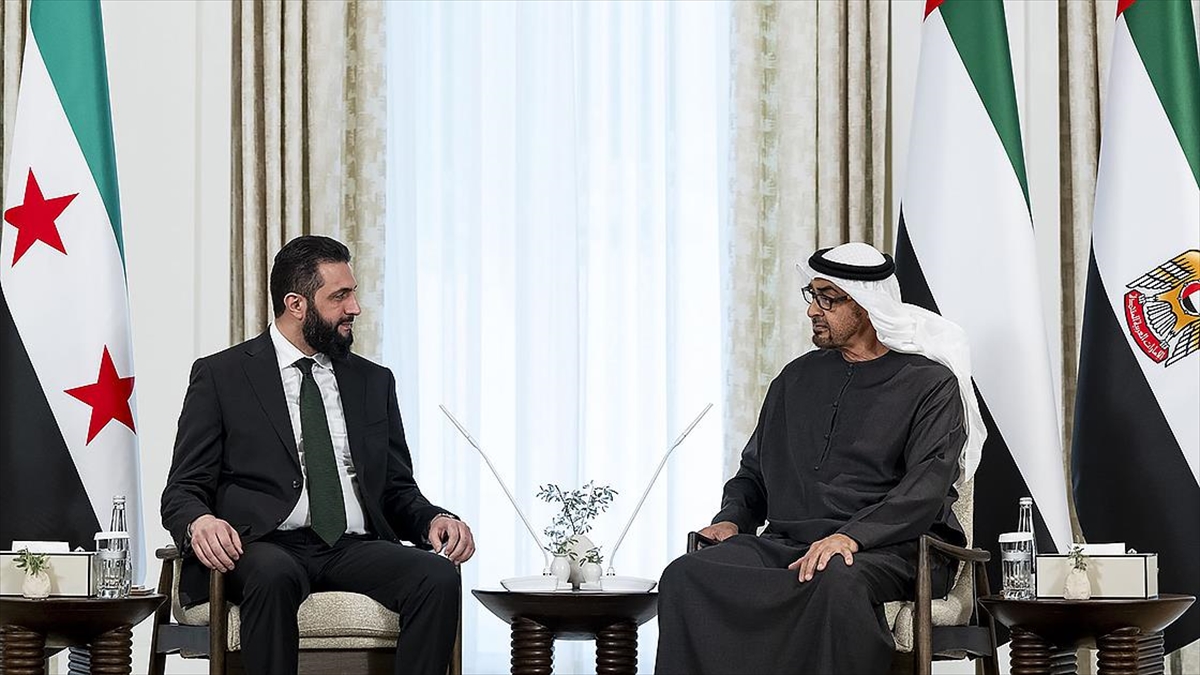 Suriye Cumhurbaşkanı Şara, BAE Devlet Başkanı Al Nahyan ile bölgedeki gelişmeleri görüştü