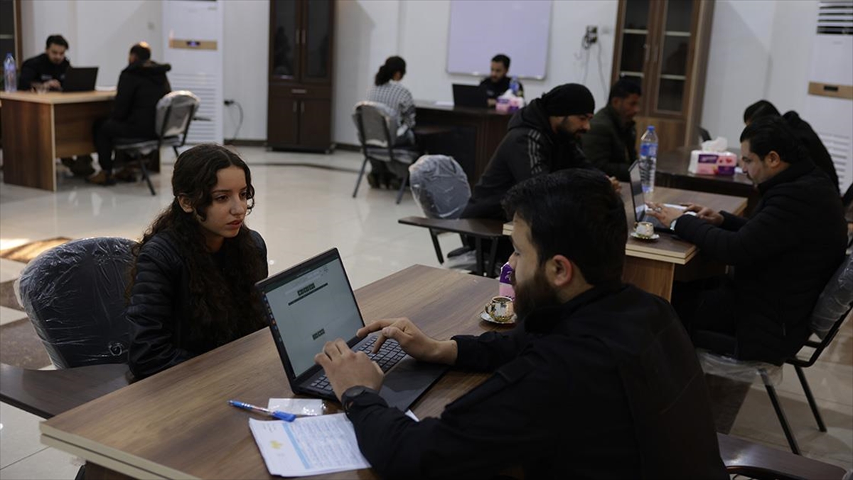 Suriye hükümetinin YPG’den kurtardığı Rakka’daki uzlaşı merkezinde yoğunluk sürüyor