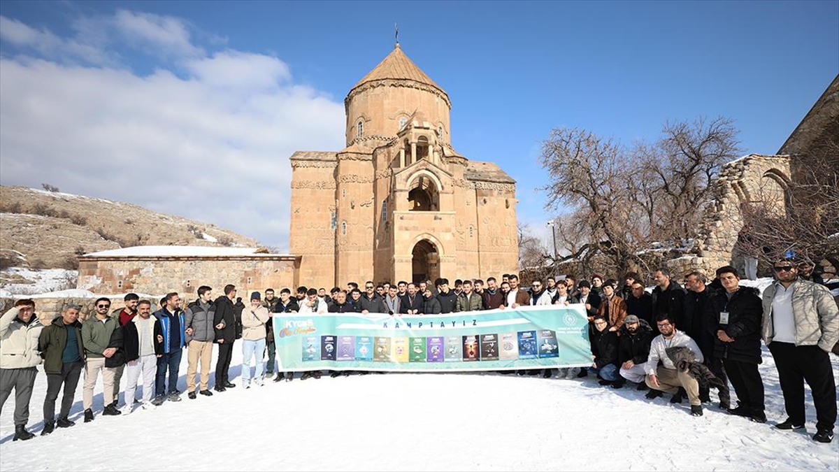 Tematik Kış Kampı’na katılan üniversite öğrencileri Van’ın güzelliklerine hayran kaldı