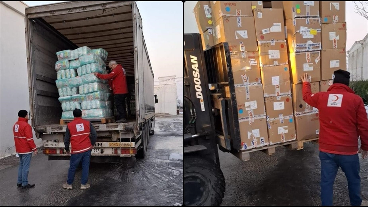 Türkiye, Aynularab’a 11 tır insani yardım malzemesi sevk etti Türkiye, Aynularab’a 11 tır insani yardım malzemesi sevk etti