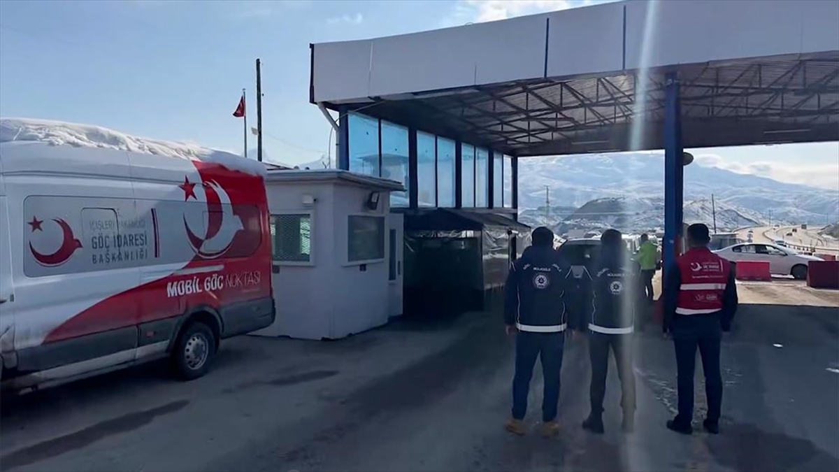 Ülke genelindeki denetimlerde 478 düzensiz göçmen yakalandı