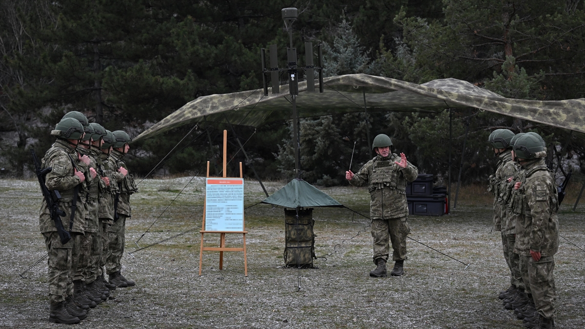 Uzman erbaşlar, TSK’nın teknik ve kritik alanlarında önemli görevler üstleniyor