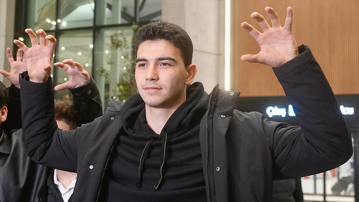 Yasin Özcan resmen Beşiktaş’ta Yasin Özcan resmen Beşiktaş’ta