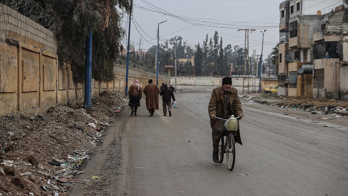 YPG’den kurtarılan Rakka halkı, örgüt döneminde uyuşturucunun sistematik olarak yaygınlaştırıldığını anlattı YPG’den kurtarılan Rakka halkı, örgüt döneminde uyuşturucunun sistematik olarak yaygınlaştırıldığını anlattı