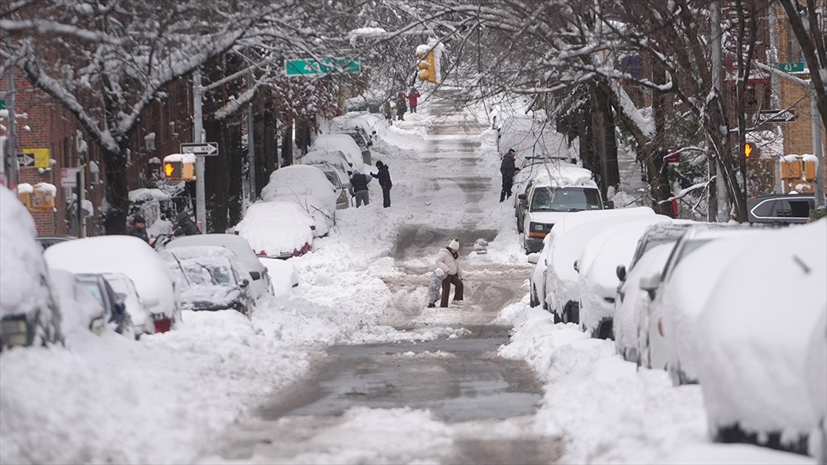 ABD’deki kar fırtınası hayatı durma noktasına getirdi