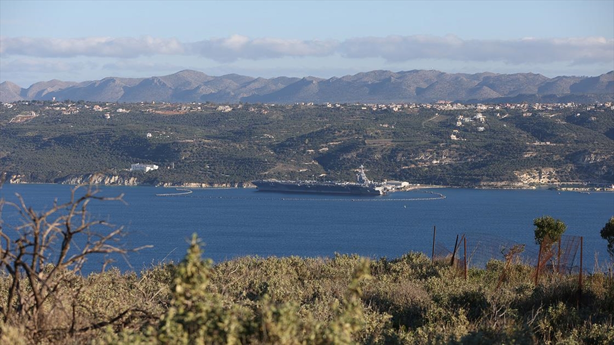 ABD’nin “USS Gerald R. Ford” isimli uçak gemisi Girit’teki Suda Deniz Üssü’nde ABD’nin “USS Gerald R. Ford” isimli uçak gemisi Girit’teki Suda Deniz Üssü’nde