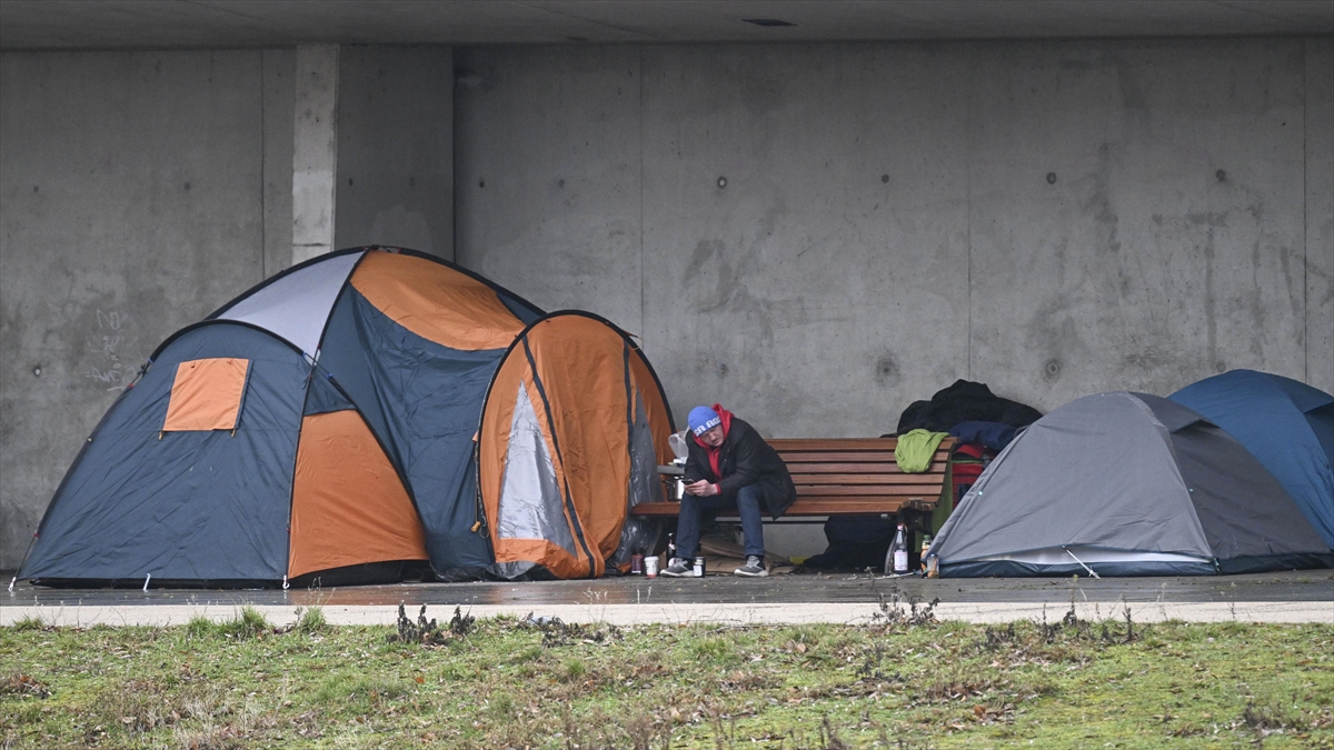 Almanya’da yoksulluk tehdidi altındaki nüfus 2025’te 17,6 milyona ulaştı Almanya’da yoksulluk tehdidi altındaki nüfus 2025’te 17,6 milyona ulaştı