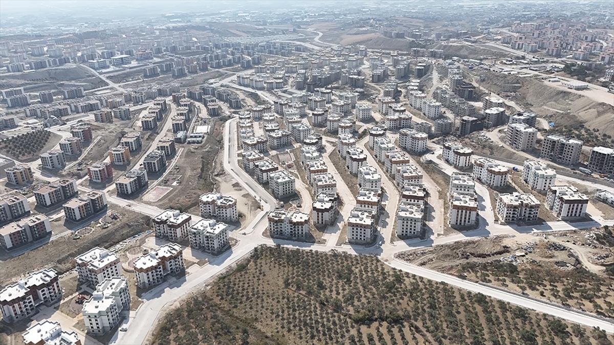 Asrın felaketinin yaraları “asrın inşası” ile sarıldı Asrın felaketinin yaraları “asrın inşası” ile sarıldı