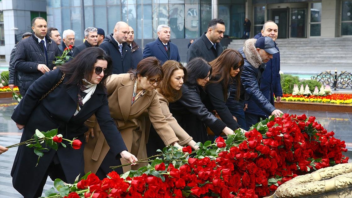 Azerbaycan’da Hocalı Katliamı’nın kurbanları anılıyor Azerbaycan’da Hocalı Katliamı’nın kurbanları anılıyor