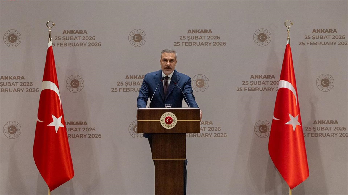 Bakan Fidan, İİT üyesi ve gözlemcisi ülkelerin büyükelçileriyle bir araya geldi Bakan Fidan, İİT üyesi ve gözlemcisi ülkelerin büyükelçileriyle bir araya geldi