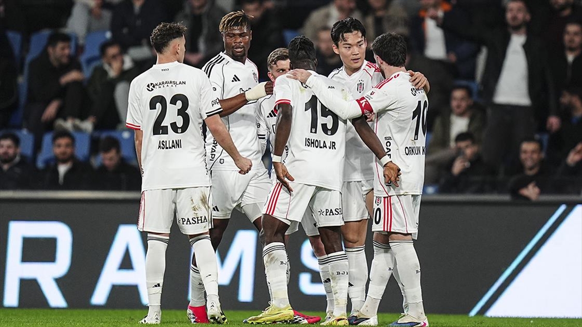 Beşiktaş, deplasmanda RAMS Başakşehir’i 3-2 yendi Beşiktaş, deplasmanda RAMS Başakşehir’i 3-2 yendi