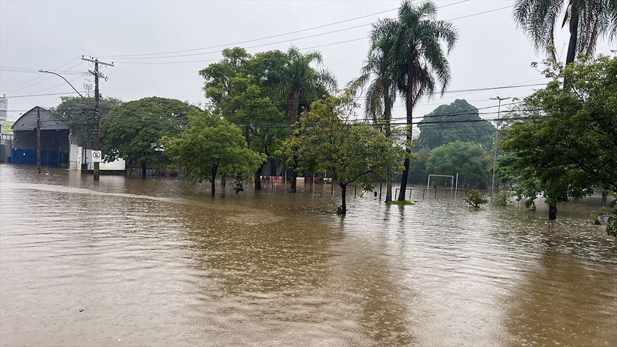 Brezilya’da şiddetli yağışların yol açtığı sellerde yaşamını yitirenlerin sayısı 30’a çıktı