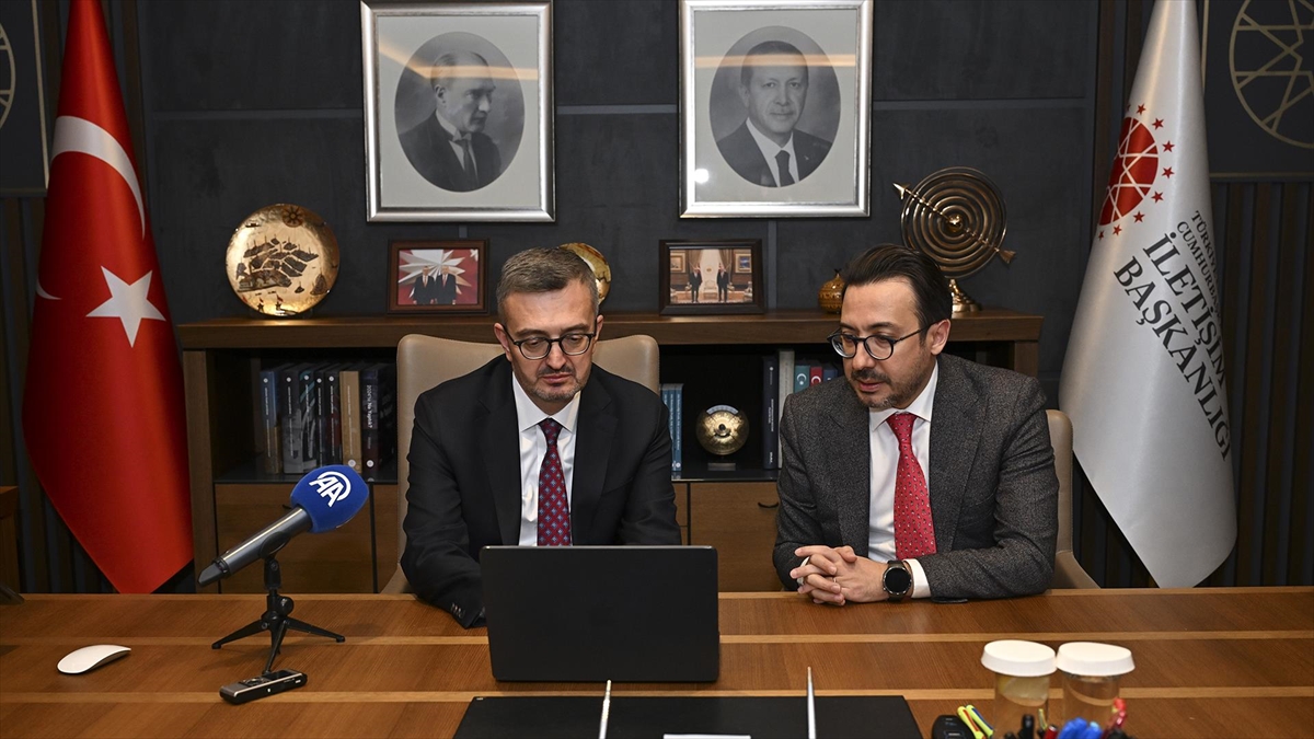 Cumhurbaşkanlığı İletişim Başkanı Duran, AA’nın “Yılın Kareleri” oylamasına katıldı Cumhurbaşkanlığı İletişim Başkanı Duran, AA’nın “Yılın Kareleri” oylamasına katıldı