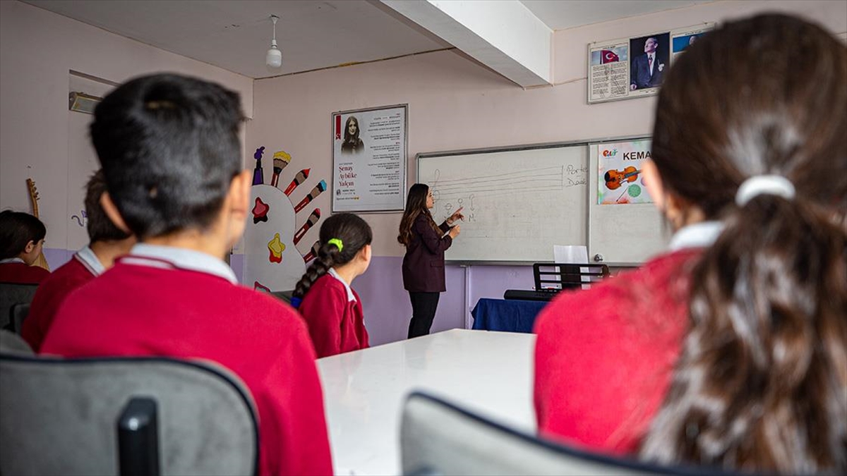 Erzurum’da şehit müzik öğretmeni Aybüke’nin izinde yeni yetenekler yetişiyor