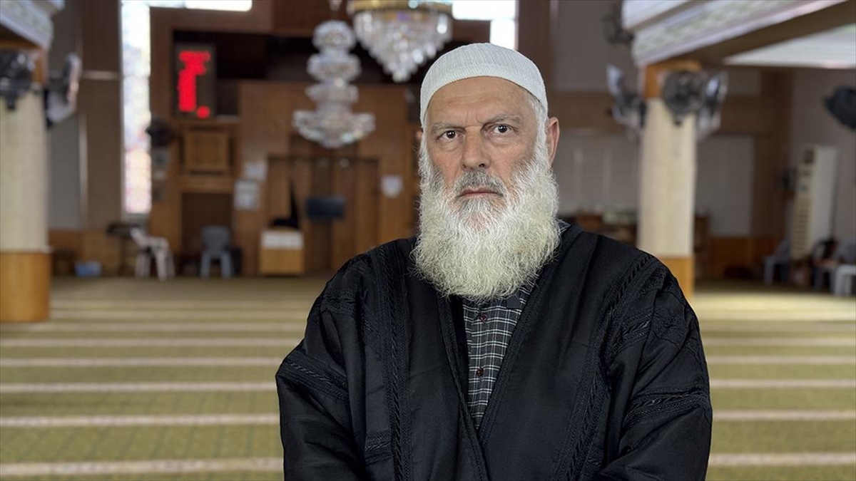 Filistinli imam, El Halil’de 32 yıl önce Harem-i İbrahim Camisi’nde gerçekleştirilen katliamı anlattı Filistinli imam, El Halil’de 32 yıl önce Harem-i İbrahim Camisi’nde gerçekleştirilen katliamı anlattı