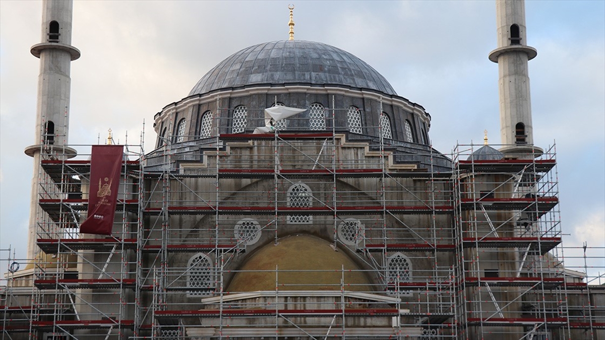 Fransa’da Eyüp Sultan Camisi’ne gelen tehdit telefonlarıyla ilgili soruşturma açıldı Fransa’da Eyüp Sultan Camisi’ne gelen tehdit telefonlarıyla ilgili soruşturma açıldı