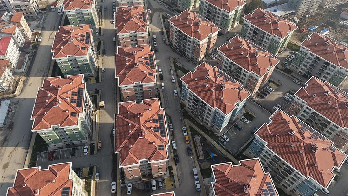 Hatay’da depremde hasar gören 500 Evler Sitesi’nin yerinde güvenli konutlar yükseldi