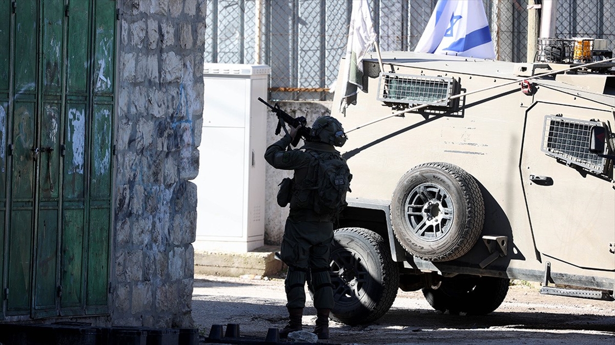 İsrail askerlerinin, Gazze’de 15 sağlık ve sivil savunma personelini 910 el ateş ederek öldürdüğü ortaya çıktı