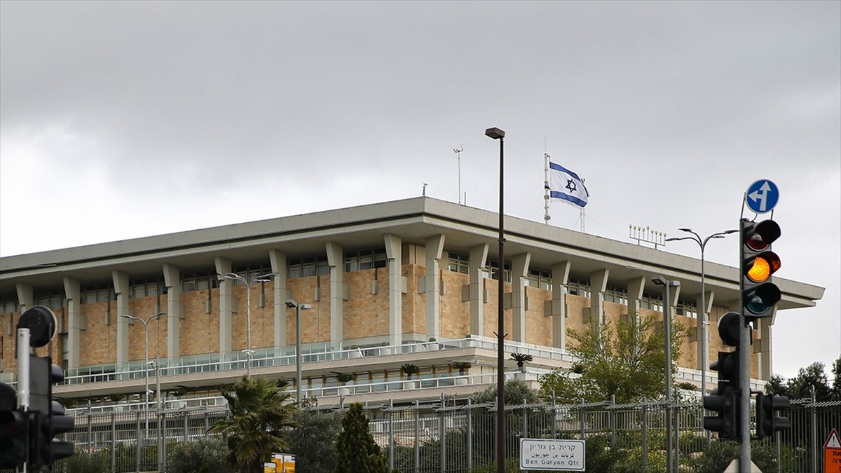 İsrail Meclisinde İran’a karşı muhtemel savaş hazırlıklarının görüşüldüğü bildirildi İsrail Meclisinde İran’a karşı muhtemel savaş hazırlıklarının görüşüldüğü bildirildi