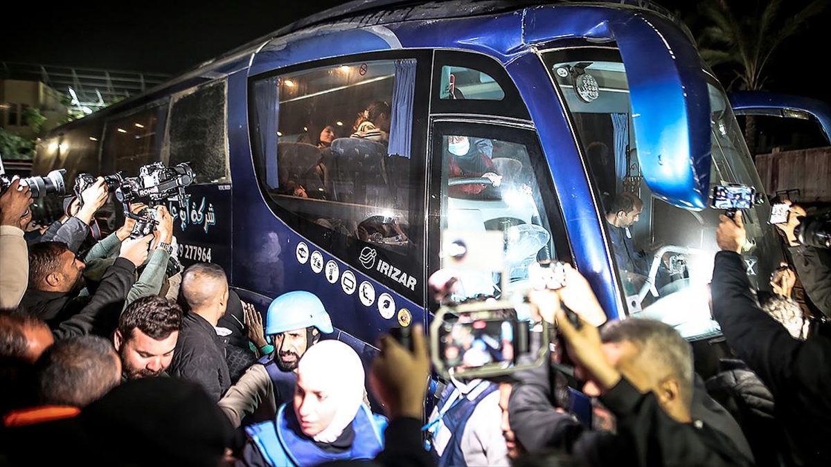 İsrail, Refah Sınır Kapısı’ndan yalnızca 12 Filistinlinin Gazze’ye dönüşüne izin verdi