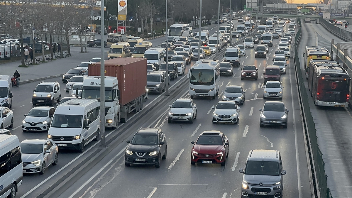 İstanbul’da iftar öncesi trafik yoğunluğu yüzde 85’e çıktı