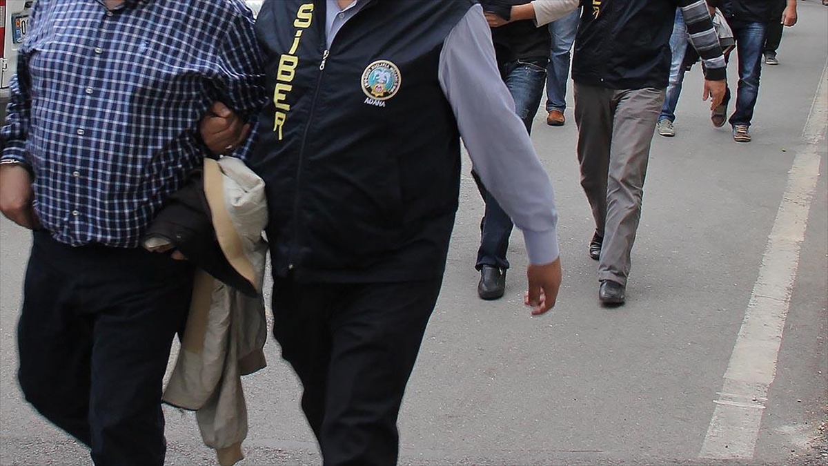 İstanbul’da yasa dışı bahis ve POS tefeciliği operasyonunda 10 şüpheli yakalandı