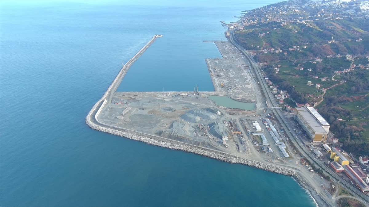 İyidere Lojistik Limanı’nın üst yapısı ağustosta tamamlanacak İyidere Lojistik Limanı’nın üst yapısı ağustosta tamamlanacak