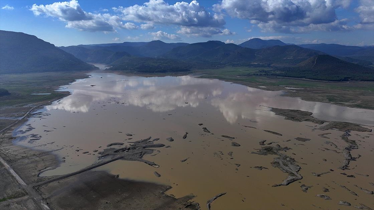 İzmir ocakta son 88 yılın en yüksek ikinci yağışını aldı
