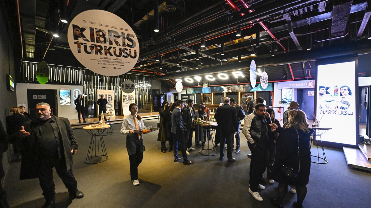 “Kıbrıs Türküsü” filmi gala gösteriminde izleyicilerle buluştu “Kıbrıs Türküsü” filmi gala gösteriminde izleyicilerle buluştu