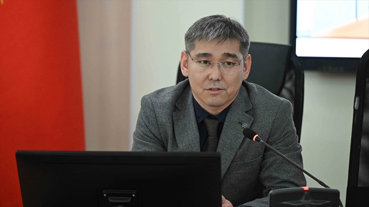 Kırgızistan Sağlık Bakanlığına Türkiye mezunu Damirbek Osmonov atandı