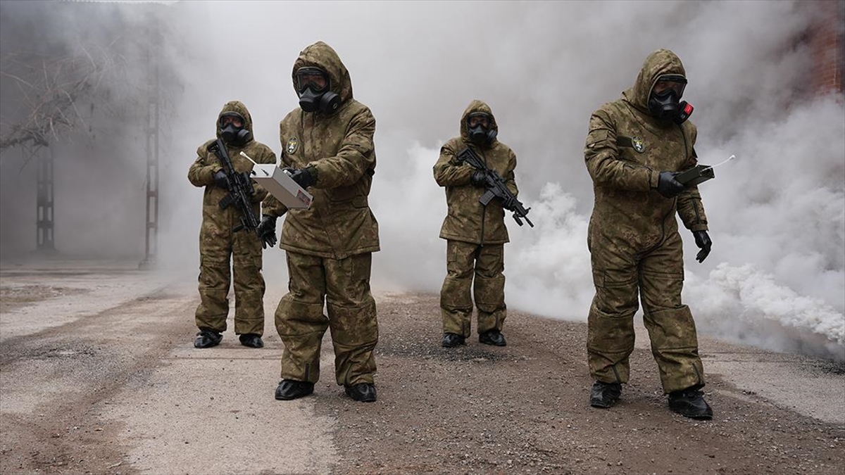 MKE’nin ürettiği KBRN teçhizatları, Mehmetçiğe ileri düzeyde koruma sağlıyor MKE’nin ürettiği KBRN teçhizatları, Mehmetçiğe ileri düzeyde koruma sağlıyor